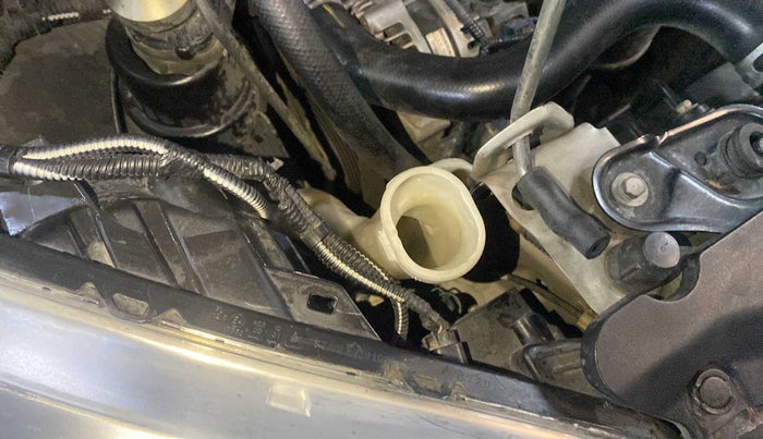 2015 Honda City 1.5L I-DTEC V, Diesel, Manual, 1,08,620 km, Front windshield - Wiper bottle cap missing