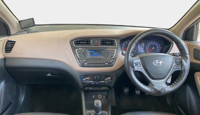 2020 Hyundai Elite i20 MAGNA PLUS 1.2, Petrol, Manual, 40,236 km, Dashboard