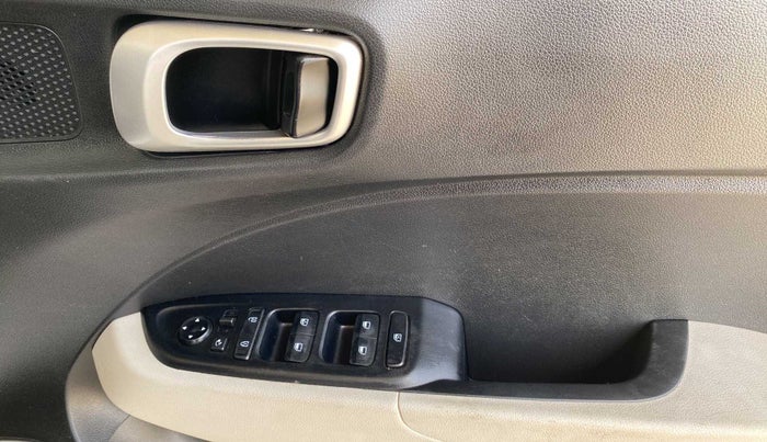 2022 Hyundai VENUE SX 1.2 PETROL, Petrol, Manual, 12,322 km, Driver Side Door Panels Control