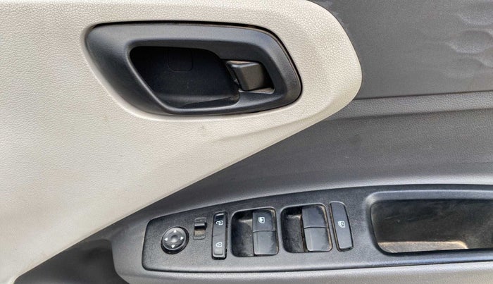 2020 Hyundai AURA S 1.2, Petrol, Manual, 27,141 km, Driver Side Door Panels Control