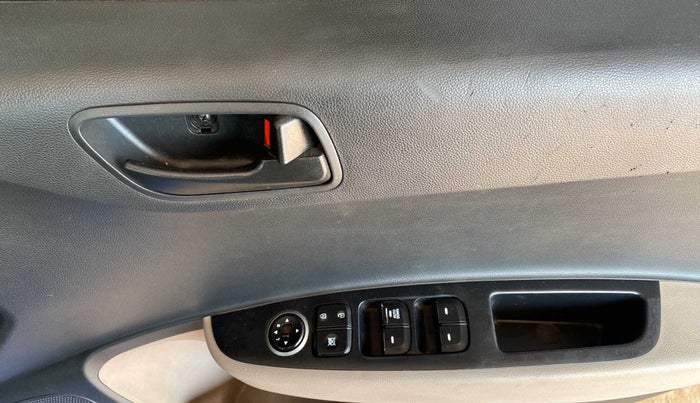 2019 Hyundai Grand i10 MAGNA 1.2 KAPPA VTVT, Petrol, Manual, 36,145 km, Driver Side Door Panels Control