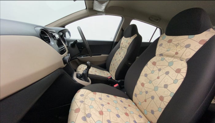 2016 Hyundai Grand i10 MAGNA 1.2 KAPPA VTVT, Petrol, Manual, 28,960 km, Right Side Front Door Cabin