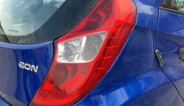 2016 Hyundai Eon ERA PLUS (O), Petrol, Manual, 55,418 km, Right tail light - Reverse gear light not functional