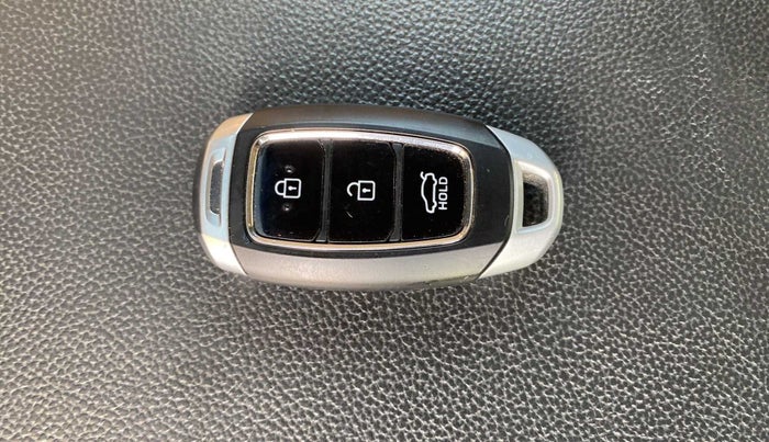 2018 Hyundai Verna 1.6 VTVT SX (O) AT, Petrol, Automatic, 50,858 km, Lock system - Boot door not opening through lever