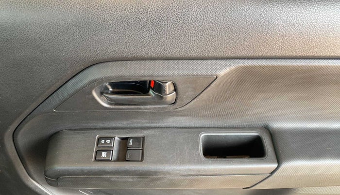 2022 Maruti New Wagon-R LXI 1.0, Petrol, Manual, 8,807 km, Driver Side Door Panels Control