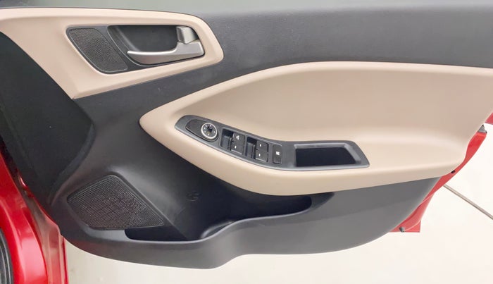 2014 Hyundai Elite i20 MAGNA 1.2, Petrol, Manual, 84,656 km, Driver Side Door Panels Control