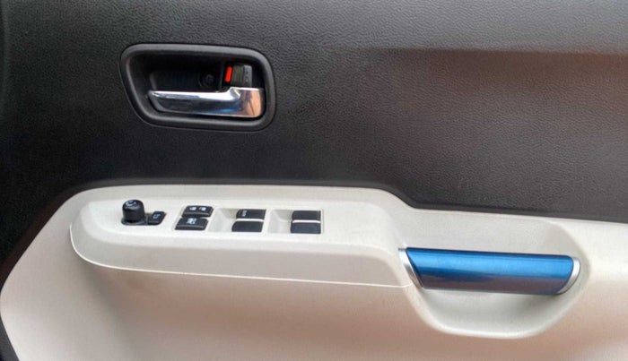 2017 Maruti IGNIS ZETA 1.2 AMT, Petrol, Automatic, 34,749 km, Driver Side Door Panels Control