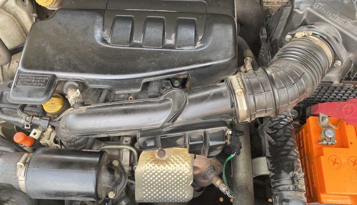 2019 Mahindra XUV300 W8 1.2 PETROL, Petrol, Manual, 72,522 km, Open Bonet