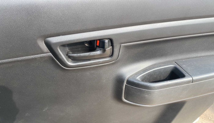 2020 Maruti S PRESSO VXI PLUS AMT, Petrol, Automatic, 15,597 km, Driver Side Door Panels Control