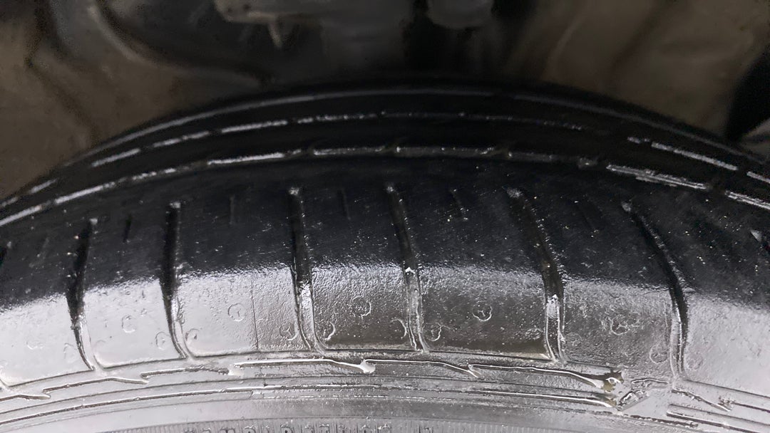 Right Front Tyre Tread