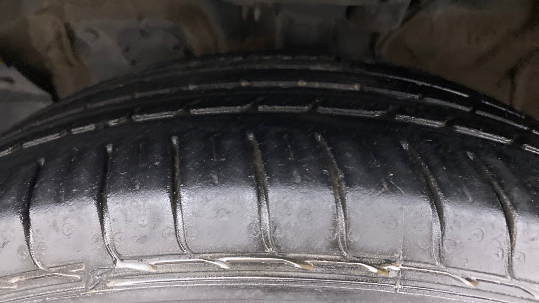 Left Front Tyre Tread