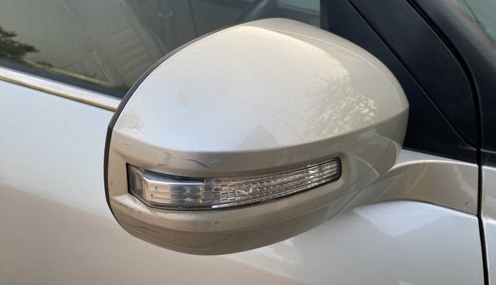 2016 Maruti Swift Dzire VXI, Petrol, Manual, 96,534 km, Right rear-view mirror - Indicator light has minor damage