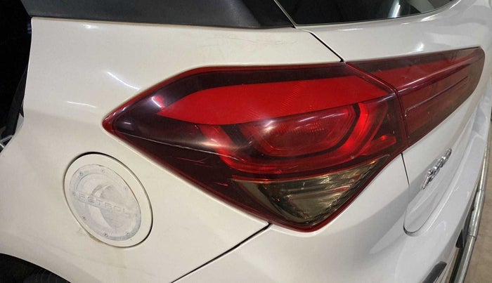 2015 Hyundai Elite i20 SPORTZ 1.2, Petrol, Manual, 38,640 km, Left tail light - Minor damage