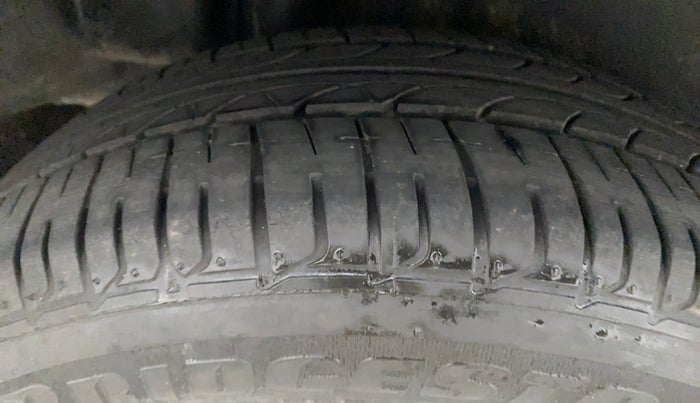 2017 Maruti Ciaz ZDI+ SHVS, Diesel, Manual, 67,701 km, Right Rear Tyre Tread
