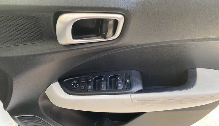 2022 Hyundai VENUE SX (O) 1.0 TURBO DCT, Petrol, Automatic, 8,226 km, Driver Side Door Panels Control
