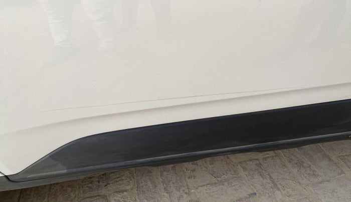 2022 Hyundai VENUE SX (O) 1.0 TURBO DCT, Petrol, Automatic, 8,226 km, Front passenger door - Minor scratches