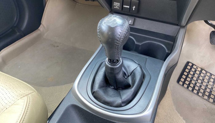 2018 Honda City 1.5L I-VTEC VX, Petrol, Manual, 92,658 km, Gear lever - Knob cover torn