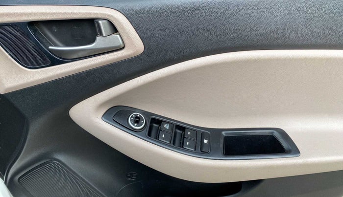 2015 Hyundai Elite i20 MAGNA 1.2, Petrol, Manual, 32,344 km, Driver Side Door Panels Control