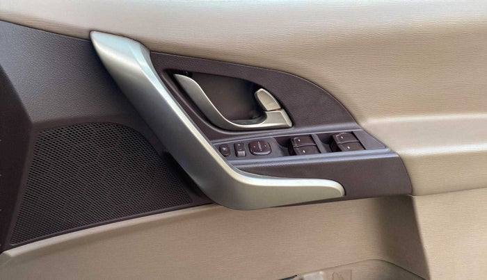 2013 Mahindra XUV500 W8, Diesel, Manual, 82,963 km, Driver Side Door Panels Control