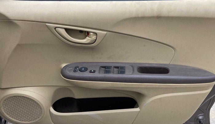 2013 Honda Brio S MT, Petrol, Manual, 1,09,556 km, Driver Side Door Panels Control