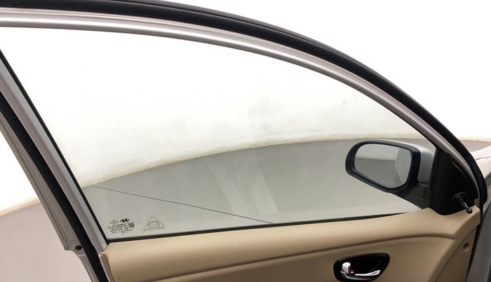 2015 Hyundai i10 SPORTZ 1.1, Petrol, Manual, 28,705 km, Left front window switch / handle - Power window makes minor noise