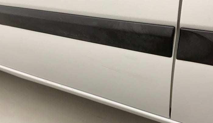 2015 Hyundai i10 SPORTZ 1.1, Petrol, Manual, 28,705 km, Front passenger door - Minor scratches
