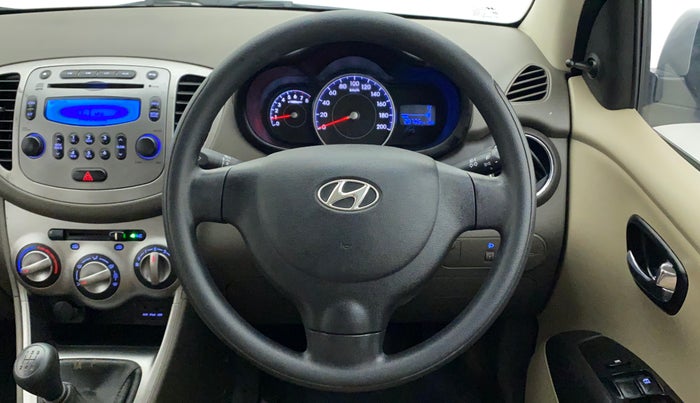 2015 Hyundai i10 SPORTZ 1.1, Petrol, Manual, 28,705 km, Steering Wheel Close Up