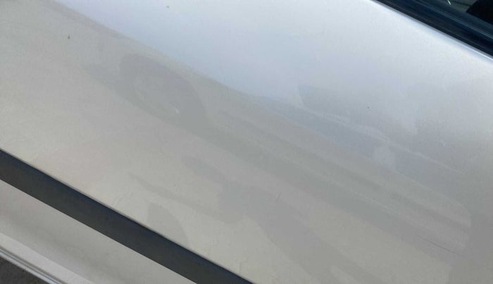 2016 Maruti Swift VXI O, Petrol, Manual, 60,011 km, Driver-side door - Slightly dented