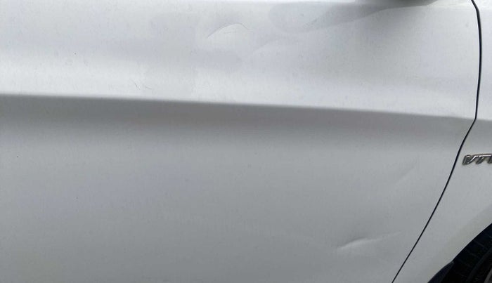 2017 Hyundai Verna 1.6 VTVT SX (O), Petrol, Manual, 89,031 km, Driver-side door - Minor scratches