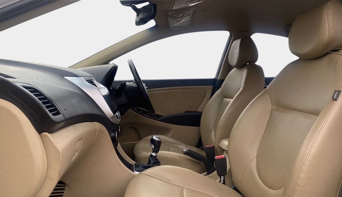 2017 Hyundai Verna 1.6 VTVT SX (O), Petrol, Manual, 89,031 km, Right Side Front Door Cabin