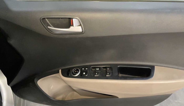 2016 Hyundai Grand i10 SPORTZ 1.2 KAPPA VTVT, Petrol, Manual, 65,120 km, Driver Side Door Panels Control