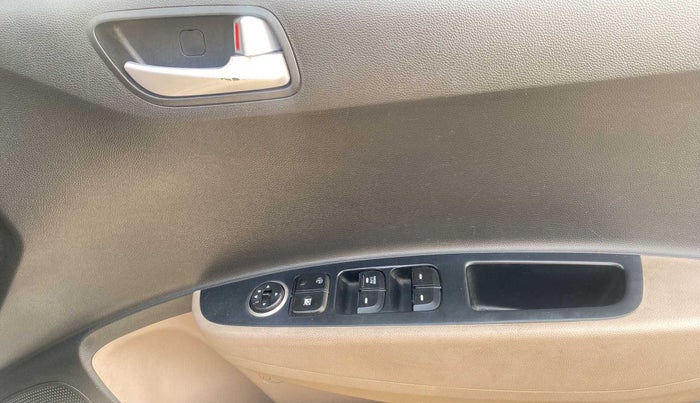 2017 Hyundai Grand i10 SPORTZ 1.2 KAPPA VTVT, Petrol, Manual, 59,029 km, Driver Side Door Panels Control