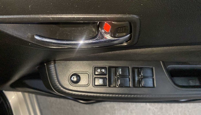 2023 Maruti Swift VXI, Petrol, Manual, 7,374 km, Driver Side Door Panels Control