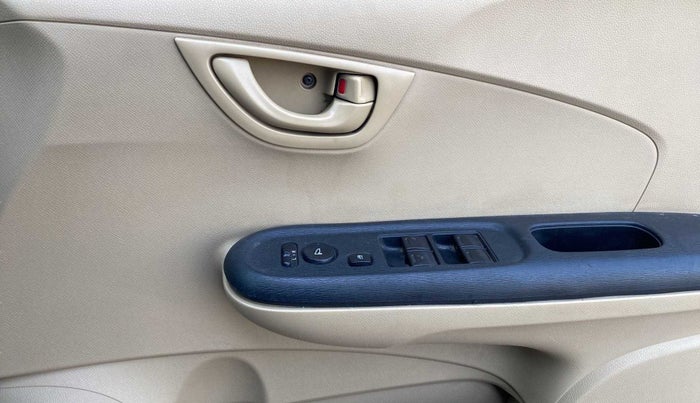 2015 Honda Amaze 1.2L I-VTEC S, Petrol, Manual, 52,978 km, Driver Side Door Panels Control