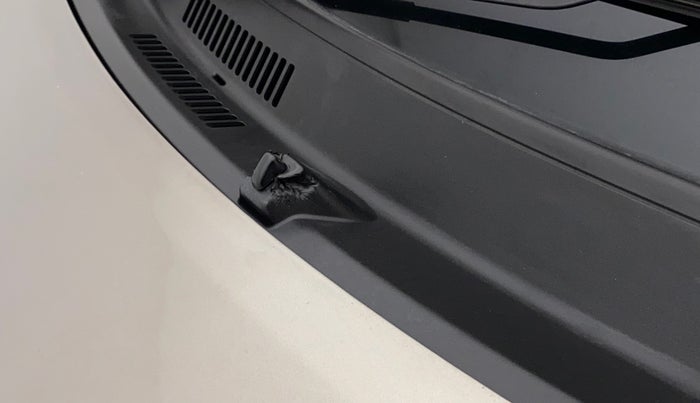 2021 Datsun Redi Go T(O) 1.0, Petrol, Manual, 25,247 km, Bonnet (hood) - Cowl vent panel has minor damage