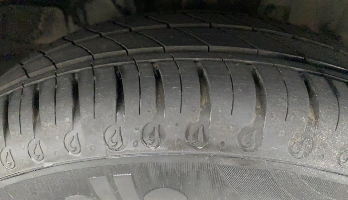 2021 Datsun Redi Go T(O) 1.0, Petrol, Manual, 25,247 km, Right Front Tyre Tread