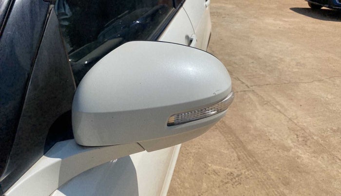 2017 Maruti Swift ZXI, Petrol, Manual, 57,560 km, Left rear-view mirror - Indicator light has minor damage