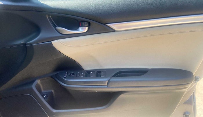 2019 Honda Civic 1.8L I-VTEC ZX CVT, Petrol, Automatic, 20,315 km, Driver Side Door Panels Control