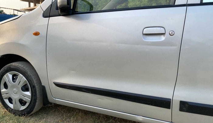 2015 Maruti Wagon R 1.0 VXI, Petrol, Manual, 64,543 km, Front passenger door - Slightly dented