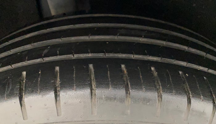 2017 Maruti Baleno ZETA PETROL 1.2, Petrol, Manual, 28,341 km, Right Rear Tyre Tread