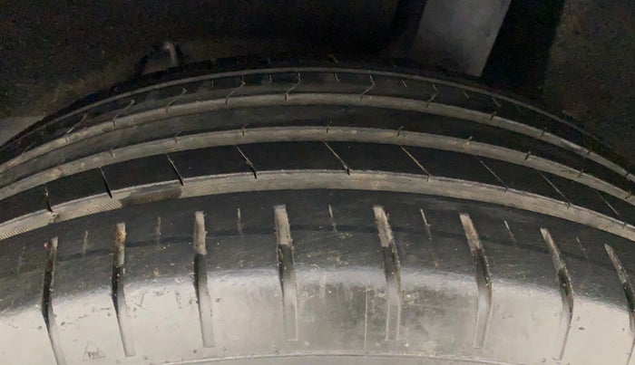 2017 Maruti Baleno ZETA PETROL 1.2, Petrol, Manual, 28,341 km, Left Rear Tyre Tread