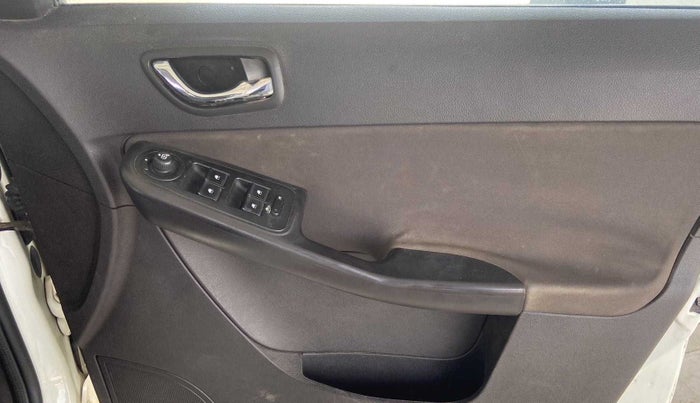 2017 Tata Bolt XT REVOTRON, Petrol, Manual, 66,009 km, Driver Side Door Panels Control