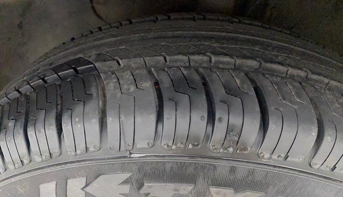 2015 Hyundai Elite i20 SPORTZ 1.2, Petrol, Manual, 72,647 km, Left Front Tyre Tread