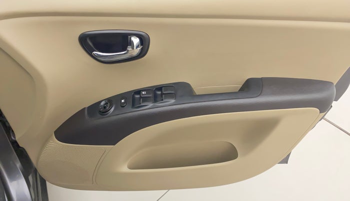 2013 Hyundai i10 MAGNA 1.2, Petrol, Manual, 49,227 km, Driver Side Door Panels Control