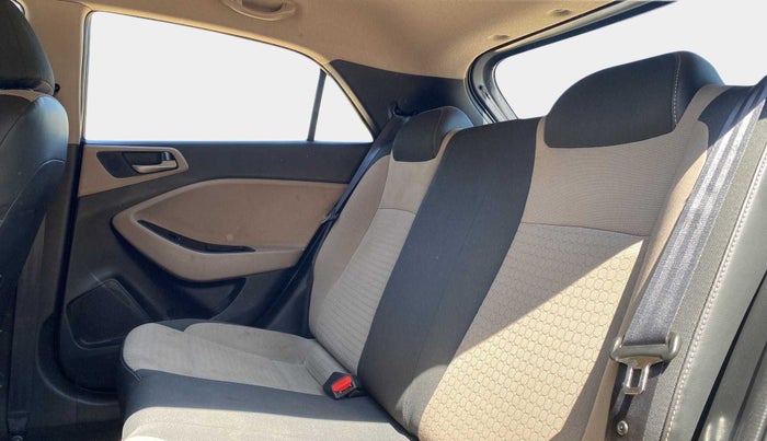 2016 Hyundai Elite i20 SPORTZ 1.2, Petrol, Manual, 42,714 km, Right Side Rear Door Cabin
