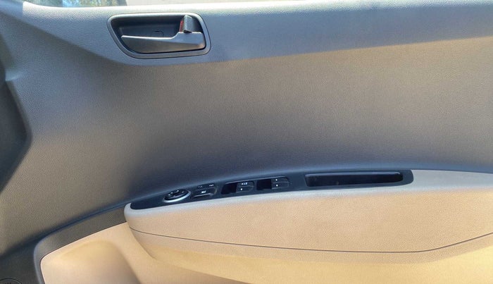 2014 Hyundai Grand i10 MAGNA 1.1 CRDI, Diesel, Manual, 54,106 km, Driver Side Door Panels Control