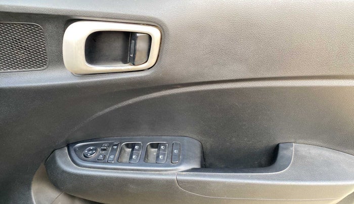 2019 Hyundai VENUE SX 1.4 CRDI, Diesel, Manual, 58,500 km, Driver Side Door Panels Control