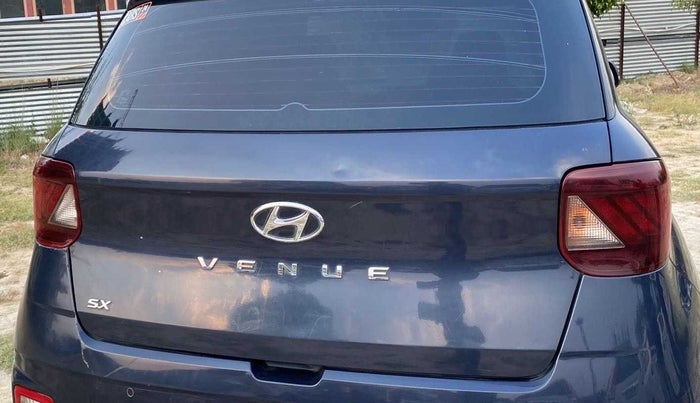 2019 Hyundai VENUE SX 1.4 CRDI, Diesel, Manual, 58,500 km, Dicky (Boot door) - Minor scratches