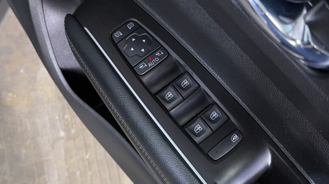 2023 Renault Koleos Zen (4x2), Automatic, 64749 km, Drivers Side Door Panel Controls