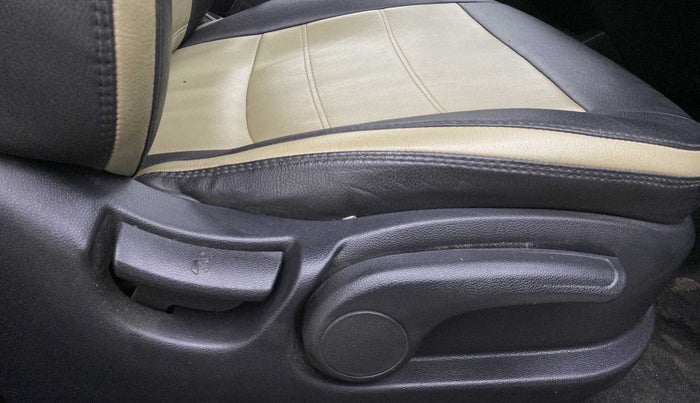2017 Hyundai Elite i20 ASTA 1.2, Petrol, Manual, 25,975 km, Driver Side Adjustment Panel